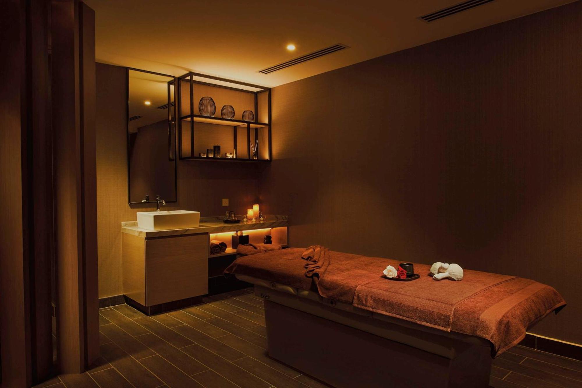 Doubletree By Hilton Shah Alam I-City Bagian luar foto A massage room at a spa