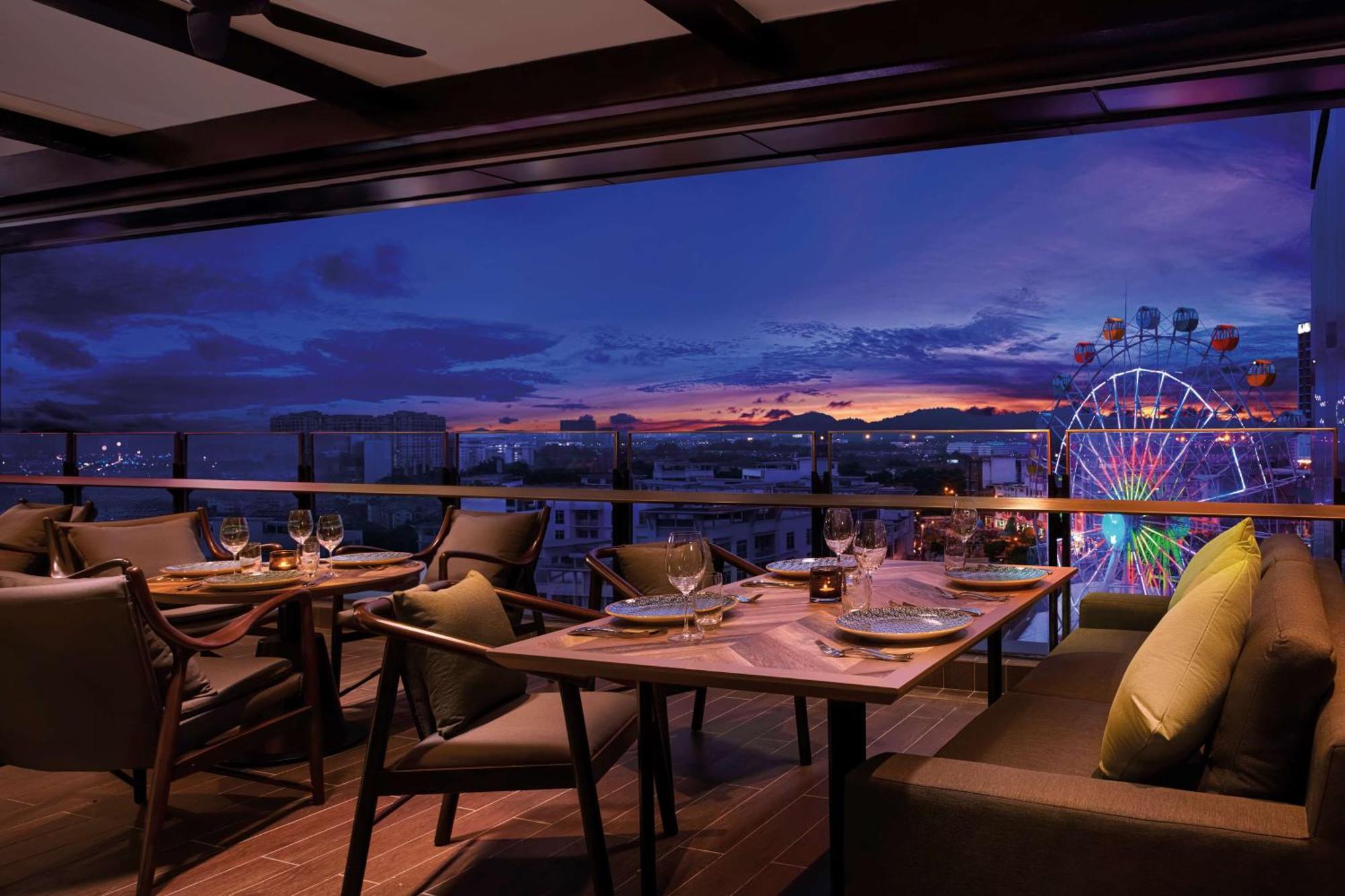 Doubletree By Hilton Shah Alam I-City Bagian luar foto View from the rooftop bar