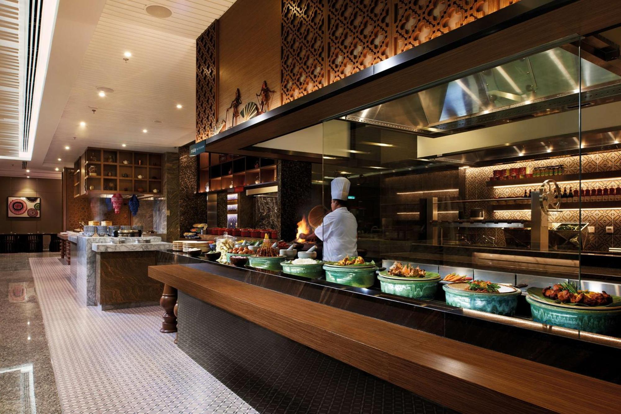Doubletree By Hilton Shah Alam I-City Bagian luar foto The buffet at the hotel