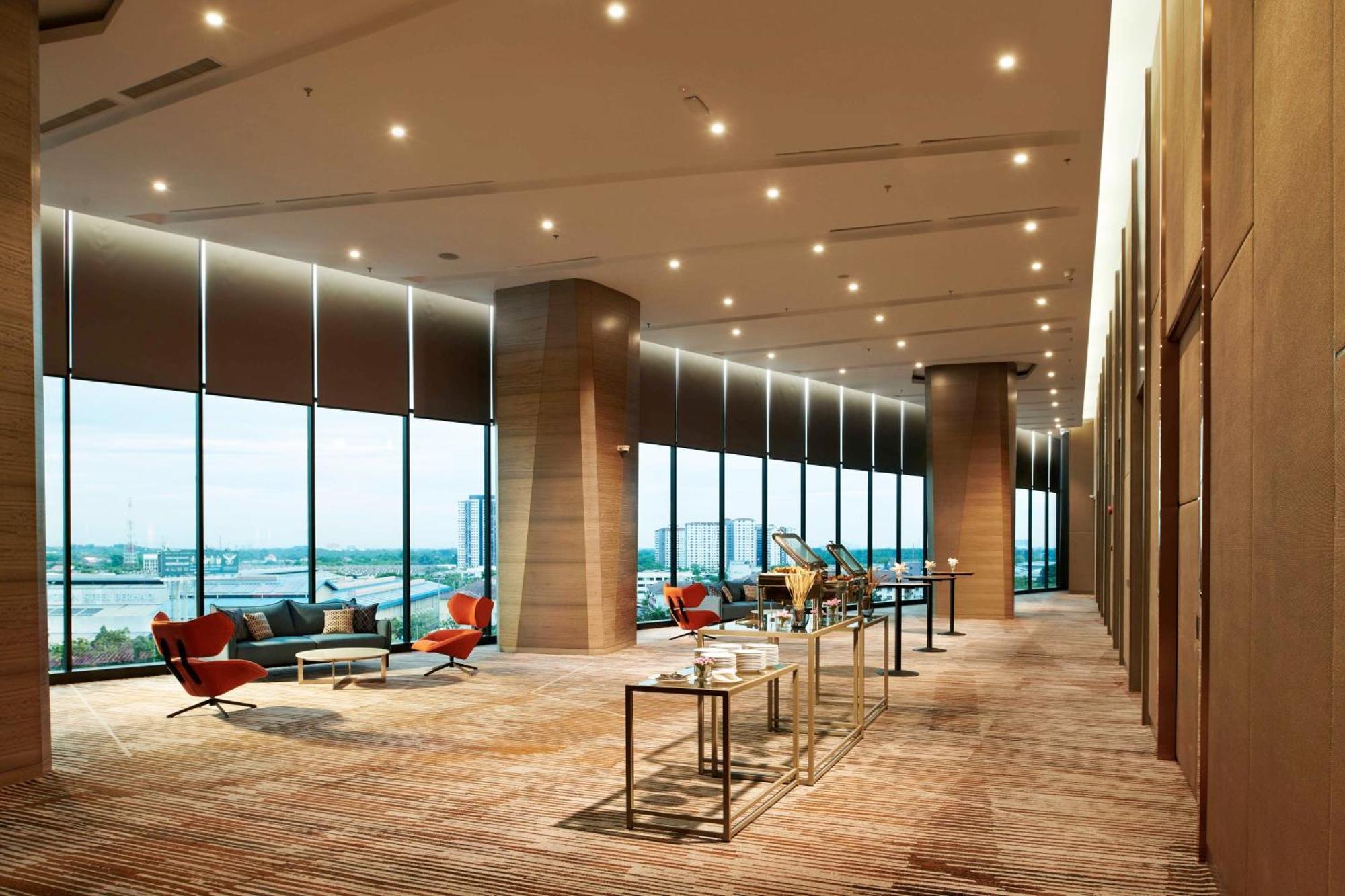 Doubletree By Hilton Shah Alam I-City Bagian luar foto The 360° Lounge
